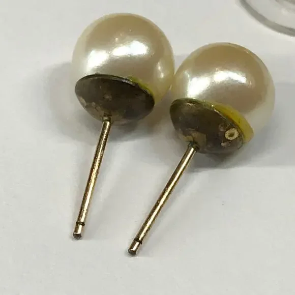 Vintage Deadstock New Richelieu White Cream Faux Pearl 7.7mm Stud Earrings - Picture 7 of 7